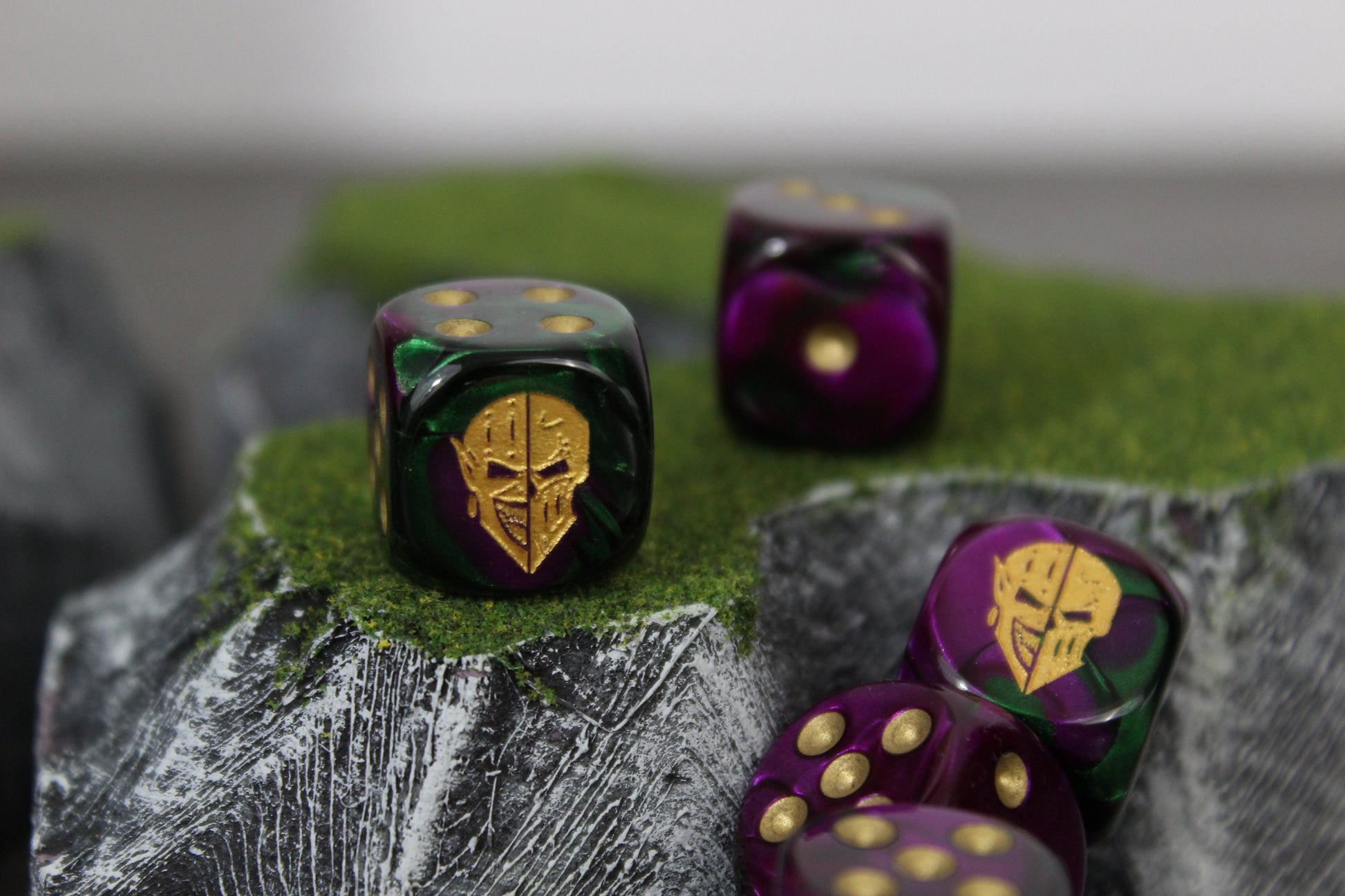 Dark Jester Mask Dice 16mm Inspired by Sci-Fi 10x