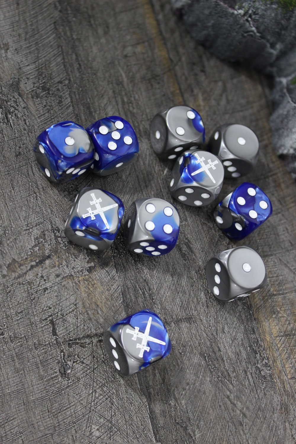 Star Knight Swords Crossed Dice 16mm 10x Inspired by Sci-Fi