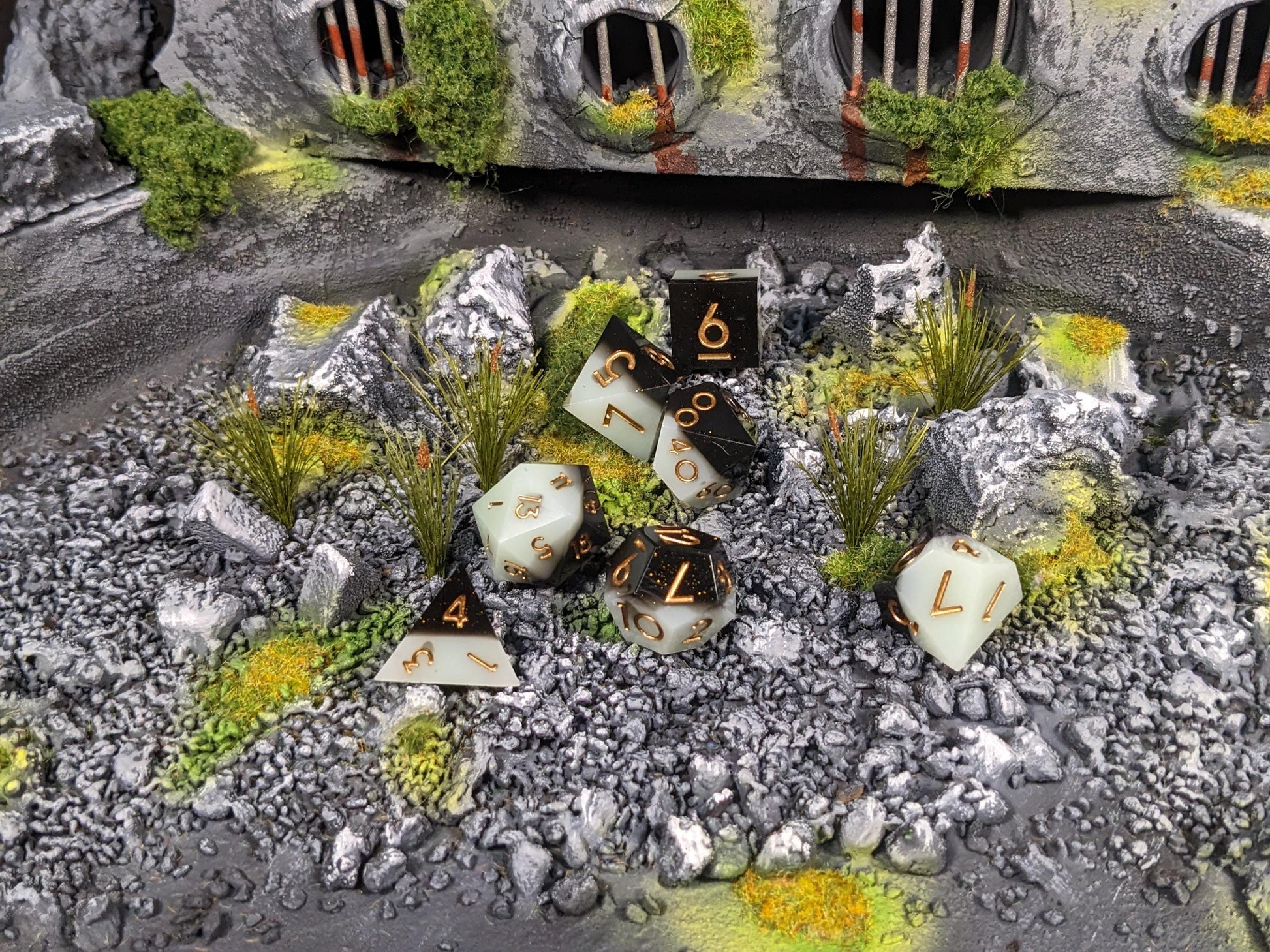 Black and Pearl Sharp Edge D&D Dice Set