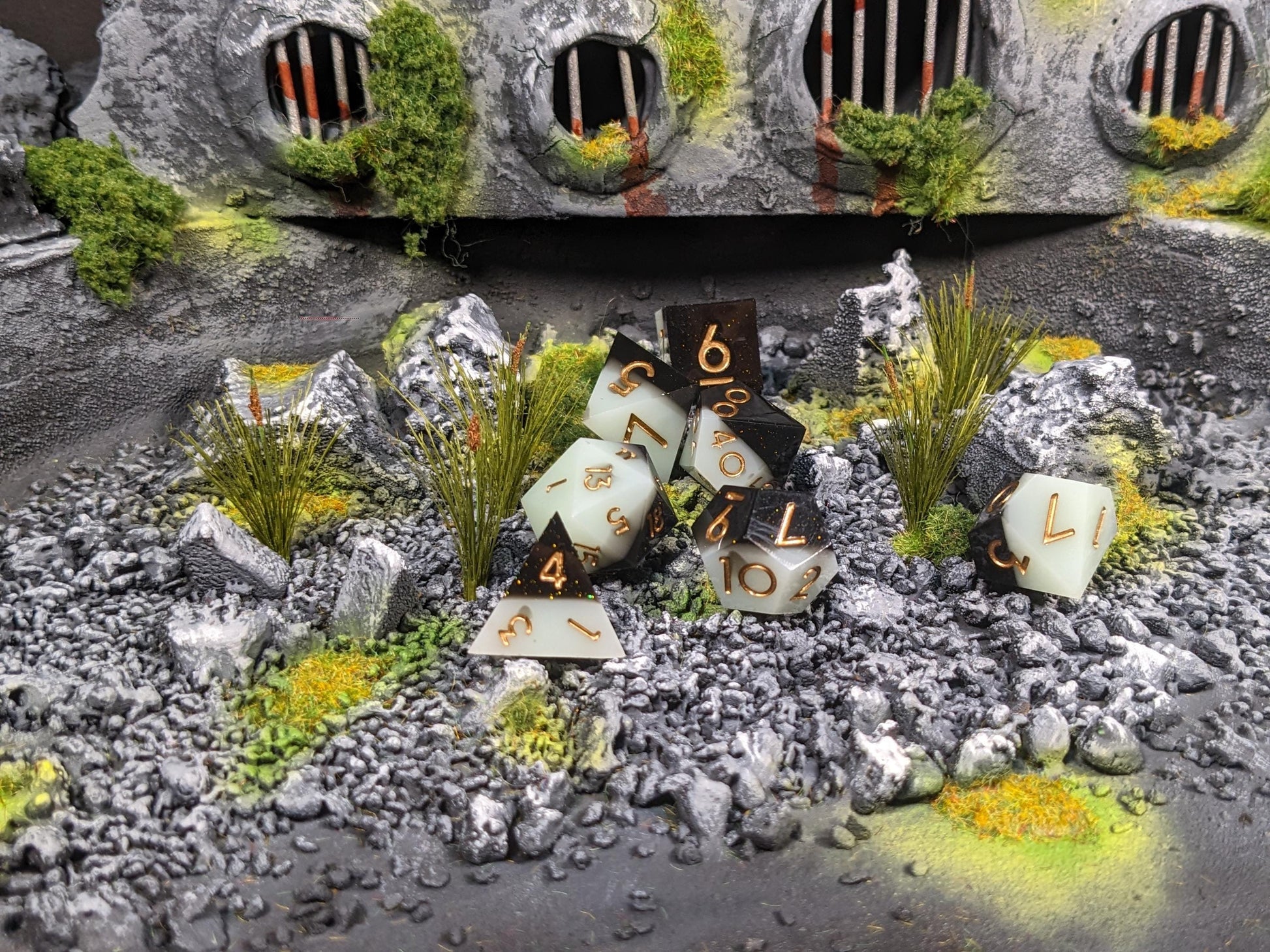 Black and Pearl Sharp Edge D&D Dice Set