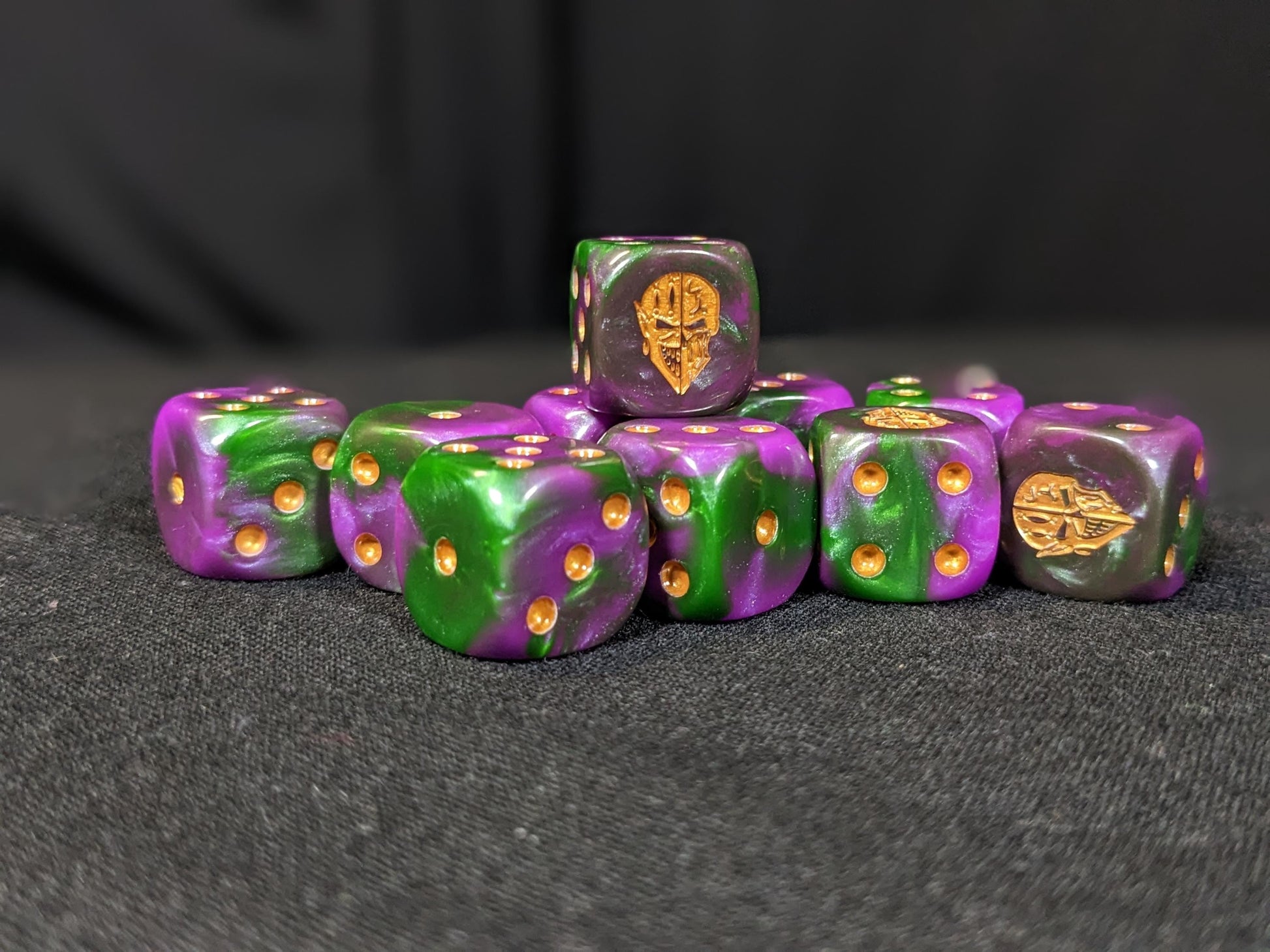 Dark Jester Mask Dice 16mm Inspired by Sci-Fi 10x