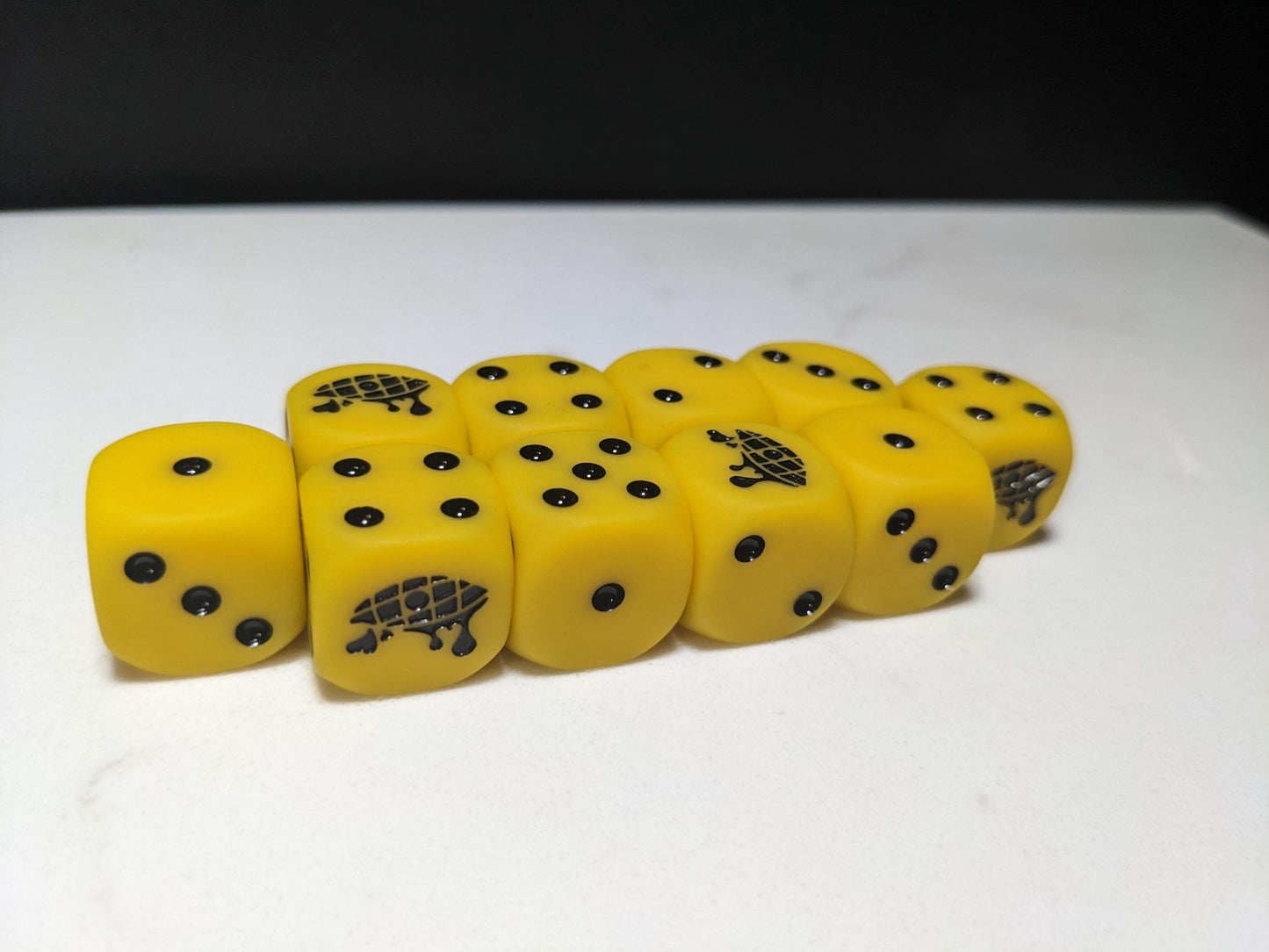 16mm Dice - Lamenting Eye Inspired by Sci-Fi 10x