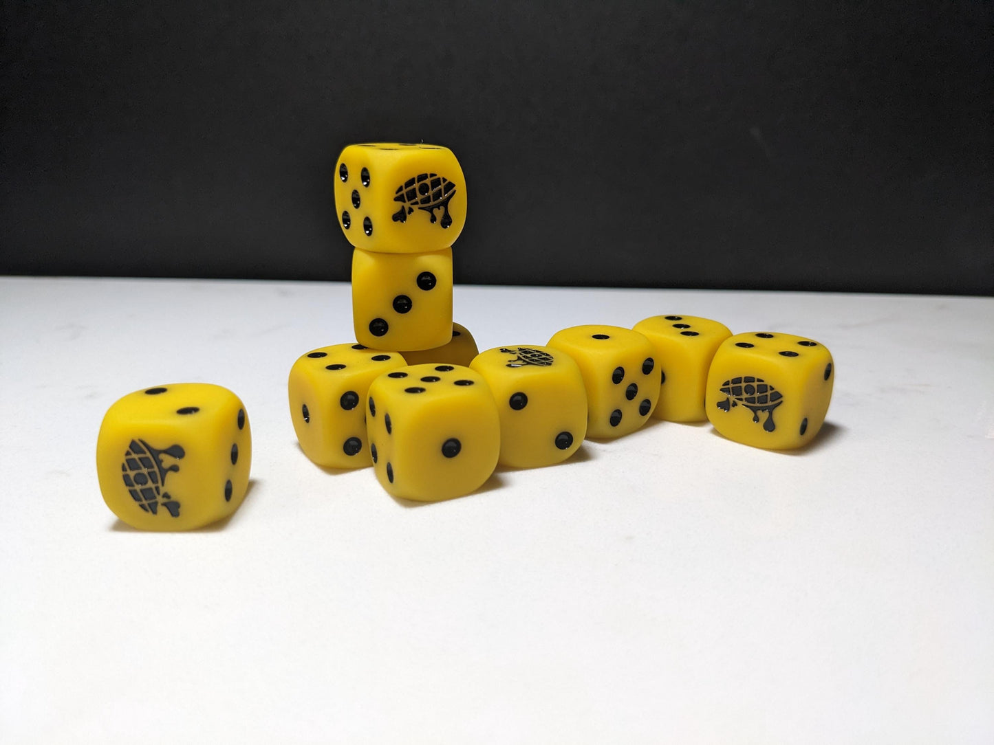 16mm Dice - Lamenting Eye Inspired by Sci-Fi 10x