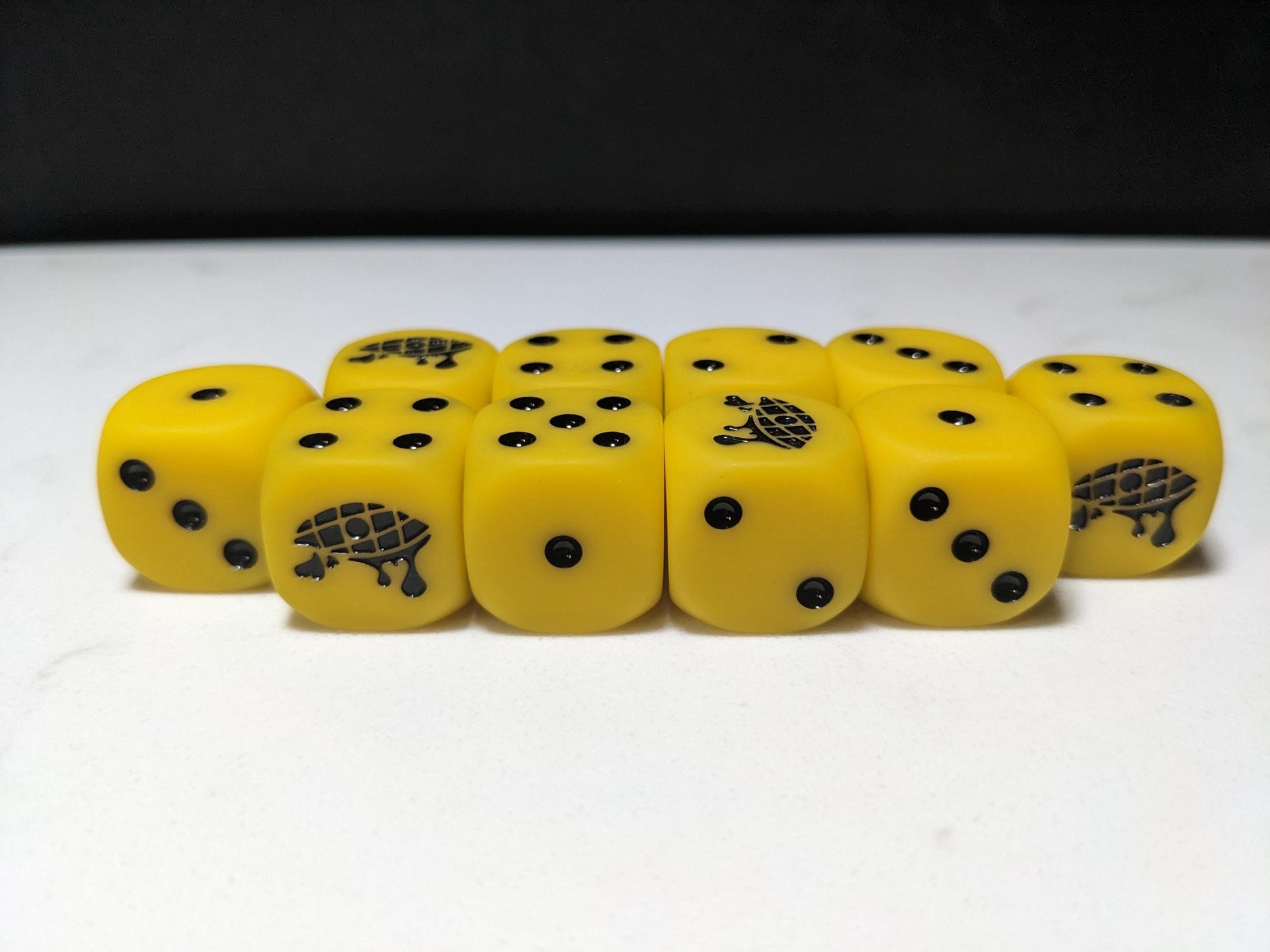 16mm Dice - Lamenting Eye Inspired by Sci-Fi 10x