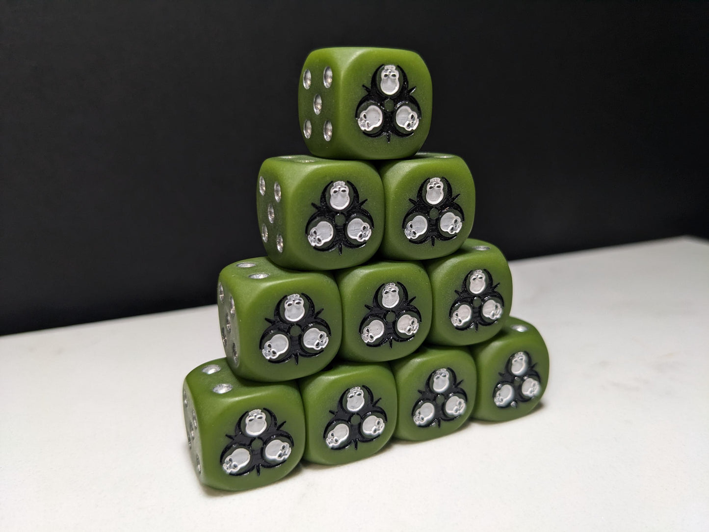 16mm Dice - Radioactive Skull Inspired by Sci-Fi 10x