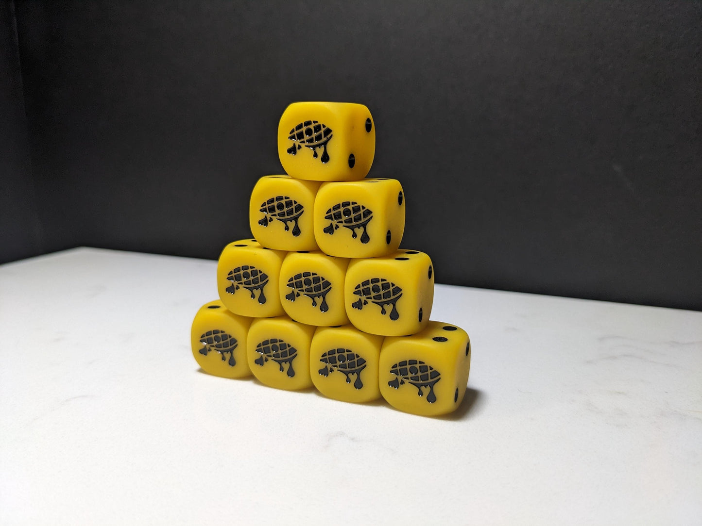 16mm Dice - Lamenting Eye Inspired by Sci-Fi 10x