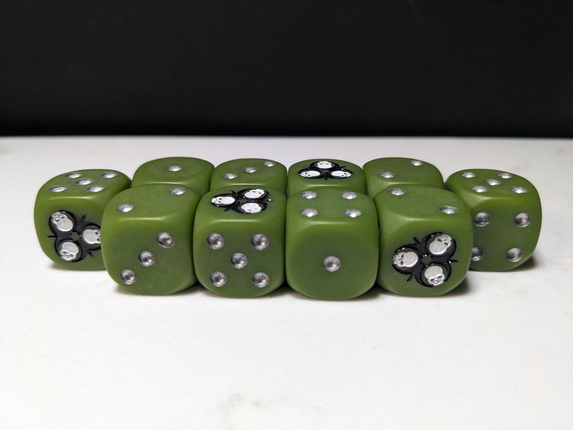 16mm Dice - Radioactive Skull Inspired by Sci-Fi 10x