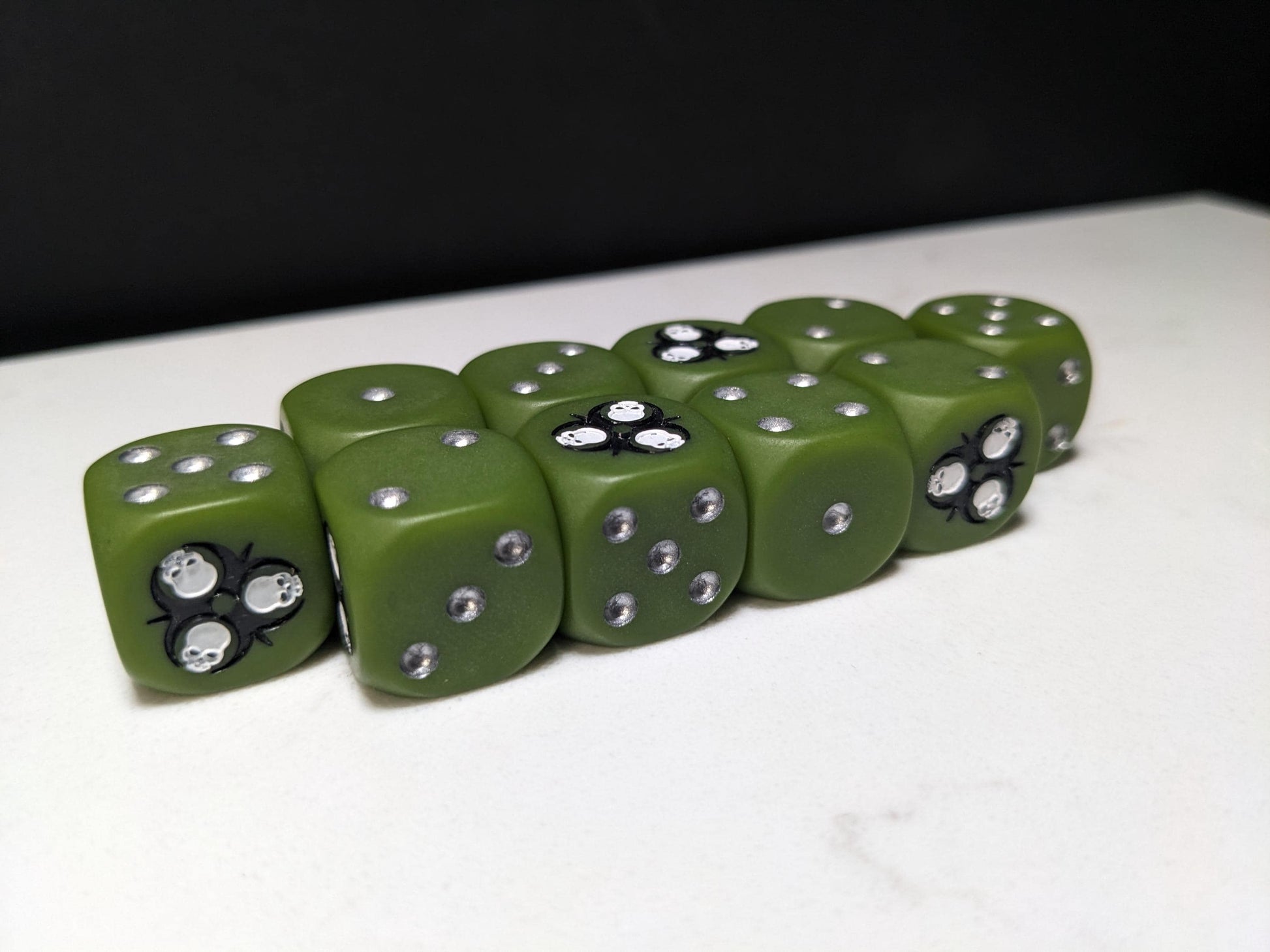 16mm Dice - Radioactive Skull Inspired by Sci-Fi 10x